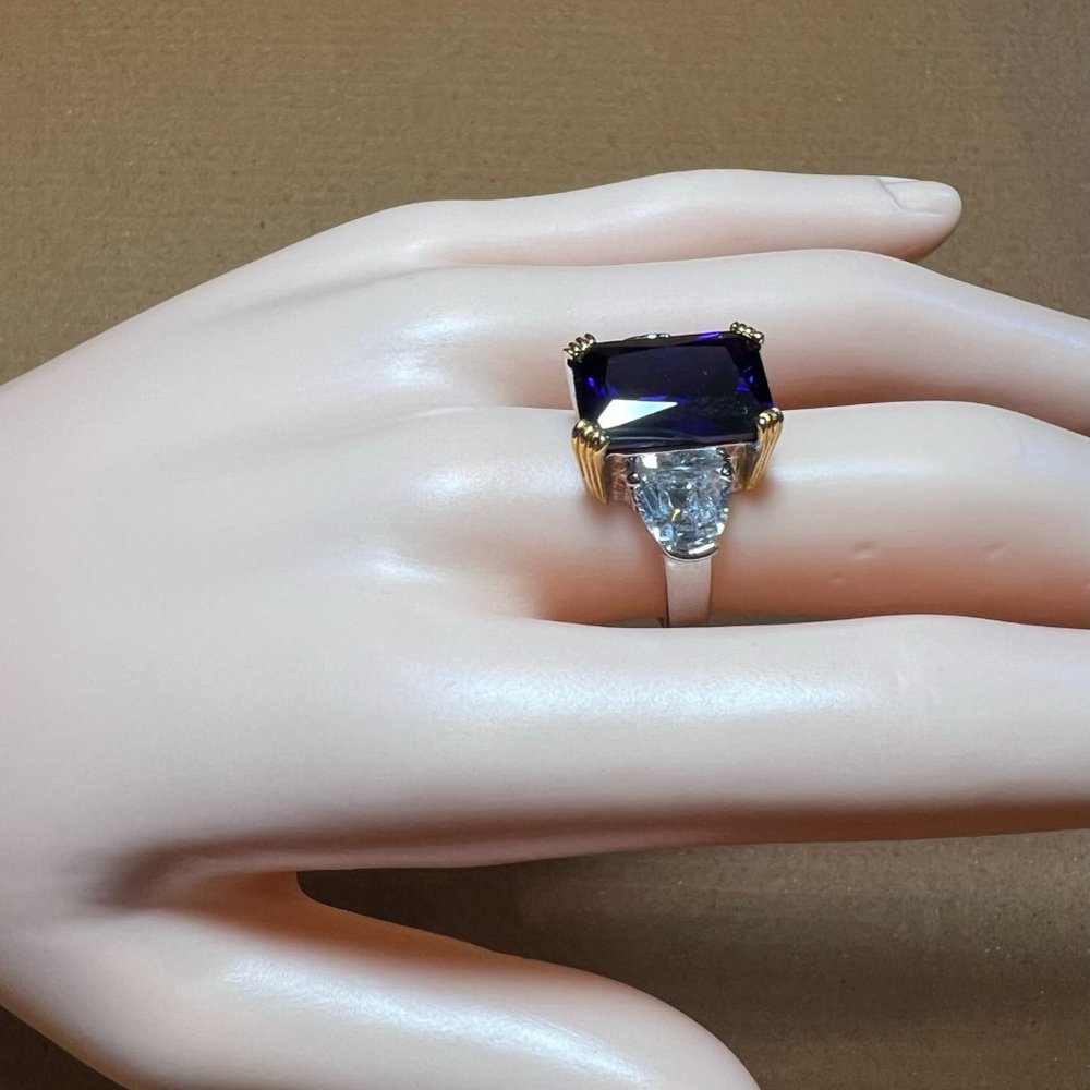 Park Lane Royal Purple Emerald Cut Cz Ring Size 9  Silver Tone Rare Amazing!